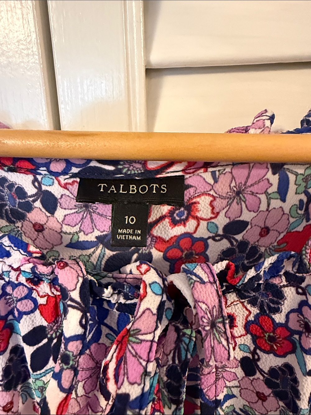 Talbots Floral Midi Dress Pink Purple Blue Size 10 Flutter Sleeve Classic Style - Picture 2 of 5
